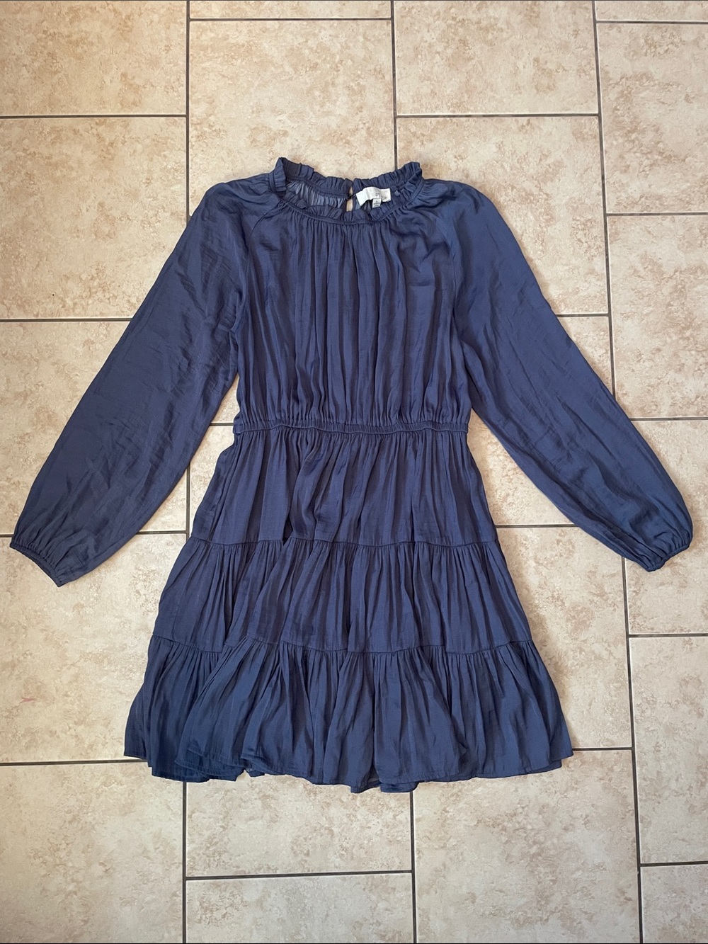 Pinch Long-Sleeve Tiered Dress Size L